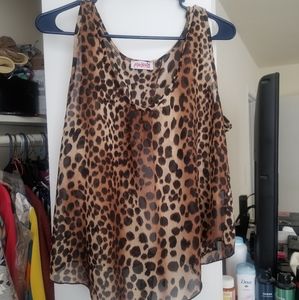 Leopard print sleeveless shirt